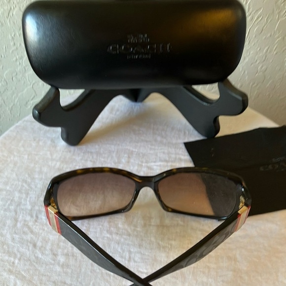 Coach: Jenni (S469) Brown Tortoise Sunglasses- Brown Gradient- case & cloth main image 6